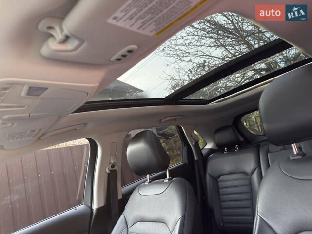 Сірий Форд Едж, об'ємом двигуна 3.5 л та пробігом 161 тис. км за 18000 $, фото 7 на Automoto.ua