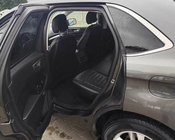 Серый Форд Эдж, объемом двигателя 2 л и пробегом 110 тыс. км за 19000 $, фото 5 на Automoto.ua