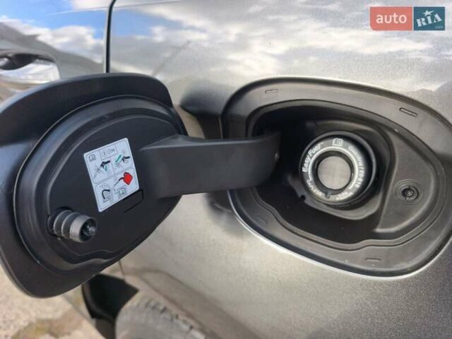 Сірий Форд Едж, об'ємом двигуна 2 л та пробігом 115 тис. км за 14500 $, фото 45 на Automoto.ua