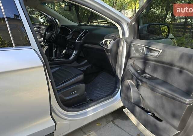 Серый Форд Эдж, объемом двигателя 3.5 л и пробегом 132 тыс. км за 12900 $, фото 4 на Automoto.ua