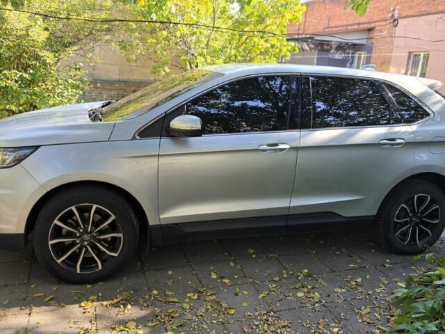 Серый Форд Эдж, объемом двигателя 3.5 л и пробегом 135 тыс. км за 12900 $, фото 3 на Automoto.ua