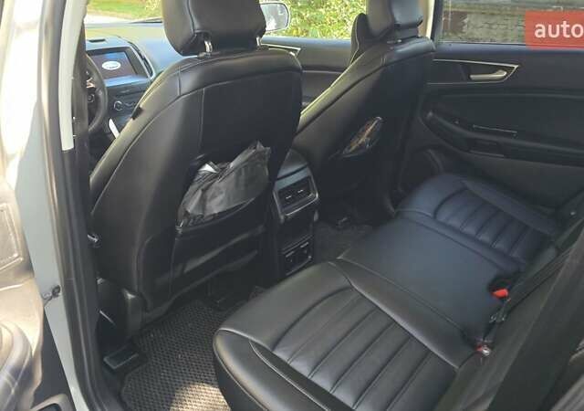 Серый Форд Эдж, объемом двигателя 3.5 л и пробегом 132 тыс. км за 12900 $, фото 1 на Automoto.ua