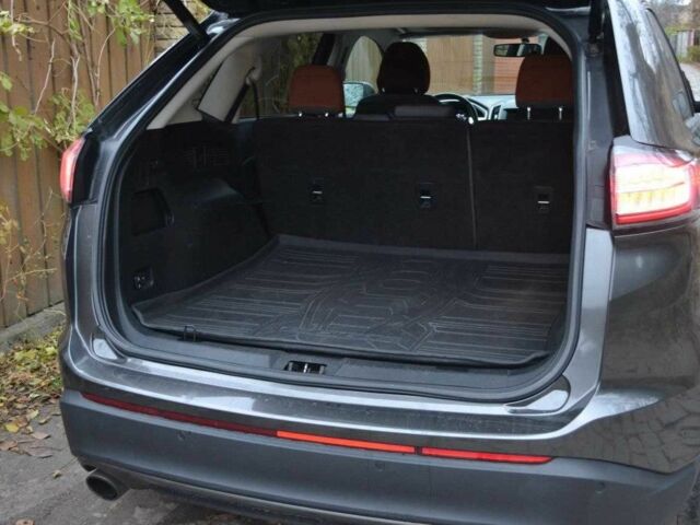 Серый Форд Эдж, объемом двигателя 2 л и пробегом 88 тыс. км за 19900 $, фото 3 на Automoto.ua