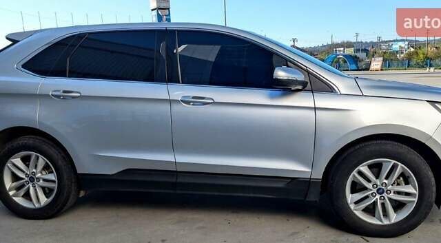 Сірий Форд Едж, об'ємом двигуна 2 л та пробігом 207 тис. км за 15500 $, фото 5 на Automoto.ua