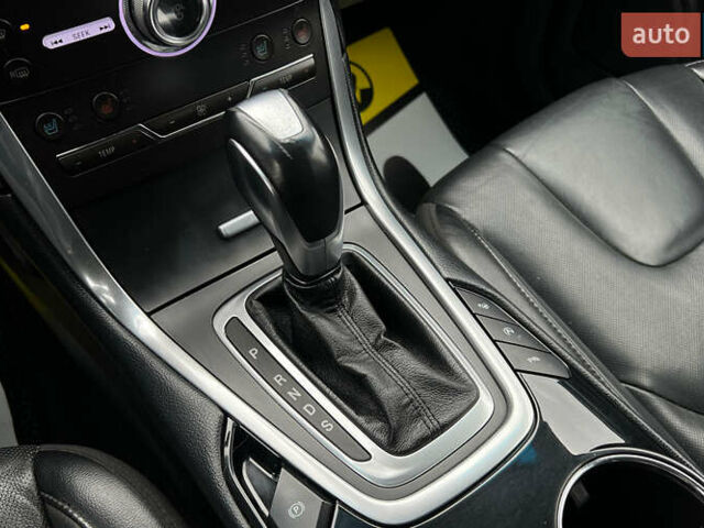 Сірий Форд Едж, об'ємом двигуна 2 л та пробігом 212 тис. км за 18500 $, фото 14 на Automoto.ua