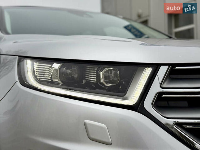 Серый Форд Эдж, объемом двигателя 2 л и пробегом 204 тыс. км за 19500 $, фото 13 на Automoto.ua