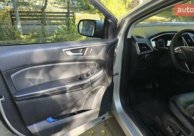 Серый Форд Эдж, объемом двигателя 3.5 л и пробегом 132 тыс. км за 12900 $, фото 7 на Automoto.ua