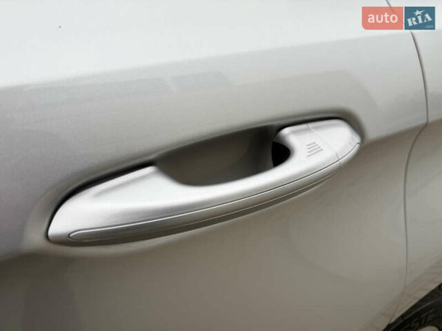 Серый Форд Эдж, объемом двигателя 2 л и пробегом 204 тыс. км за 19500 $, фото 18 на Automoto.ua