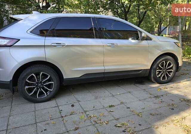 Серый Форд Эдж, объемом двигателя 3.5 л и пробегом 132 тыс. км за 12900 $, фото 6 на Automoto.ua