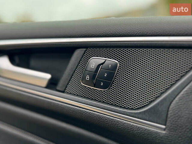 Сірий Форд Едж, об'ємом двигуна 2 л та пробігом 212 тис. км за 18500 $, фото 16 на Automoto.ua