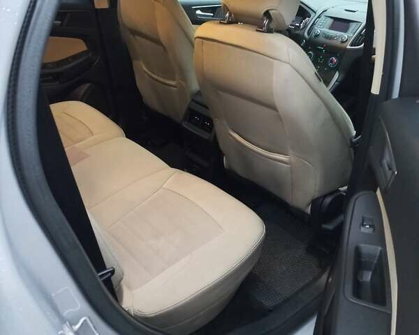 Серый Форд Эдж, объемом двигателя 2 л и пробегом 120 тыс. км за 14900 $, фото 5 на Automoto.ua