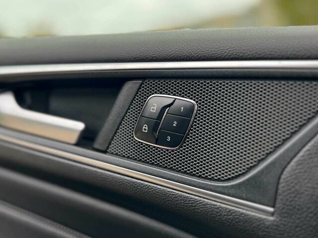 Серый Форд Эдж, объемом двигателя 2 л и пробегом 212 тыс. км за 16999 $, фото 16 на Automoto.ua