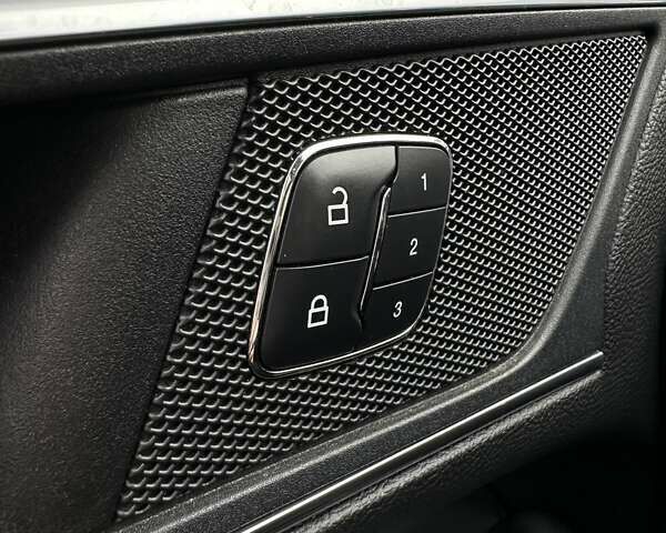 Сірий Форд Едж, об'ємом двигуна 2 л та пробігом 148 тис. км за 15500 $, фото 28 на Automoto.ua