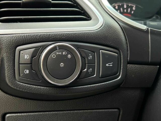 Серый Форд Эдж, объемом двигателя 2 л и пробегом 212 тыс. км за 16999 $, фото 15 на Automoto.ua