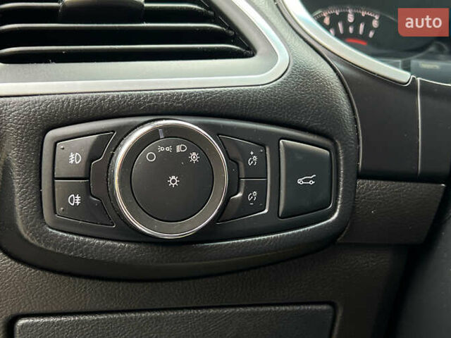 Сірий Форд Едж, об'ємом двигуна 2 л та пробігом 212 тис. км за 18500 $, фото 15 на Automoto.ua