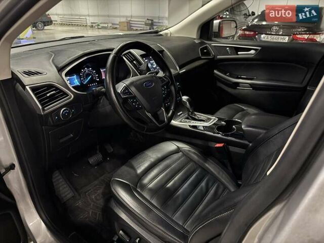 Сірий Форд Едж, об'ємом двигуна 2 л та пробігом 82 тис. км за 18500 $, фото 3 на Automoto.ua