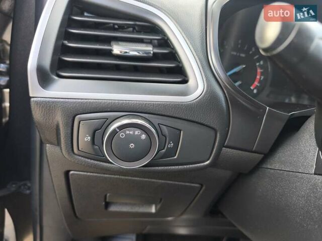 Сірий Форд Едж, об'ємом двигуна 2 л та пробігом 115 тис. км за 14500 $, фото 17 на Automoto.ua