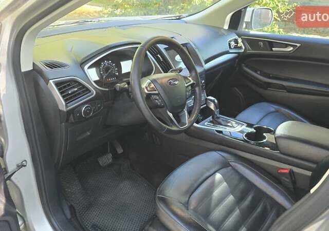 Серый Форд Эдж, объемом двигателя 3.5 л и пробегом 132 тыс. км за 12900 $, фото 3 на Automoto.ua