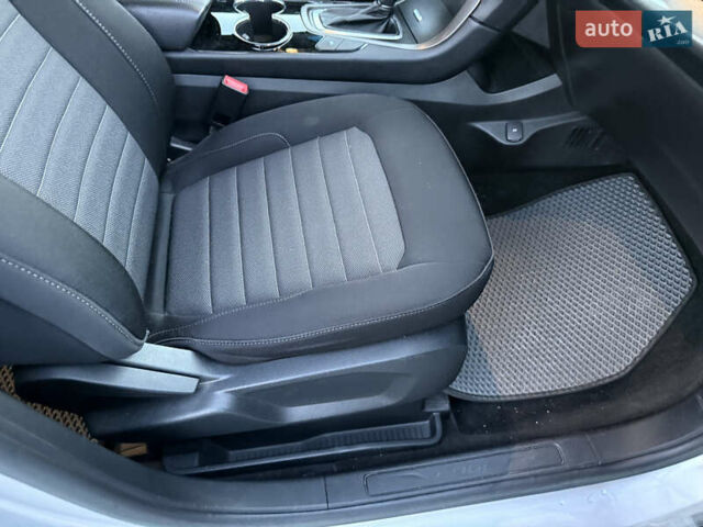 Сірий Форд Едж, об'ємом двигуна 2 л та пробігом 55 тис. км за 15000 $, фото 21 на Automoto.ua