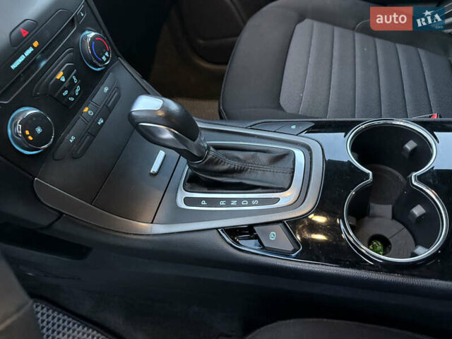 Сірий Форд Едж, об'ємом двигуна 2 л та пробігом 55 тис. км за 15000 $, фото 45 на Automoto.ua