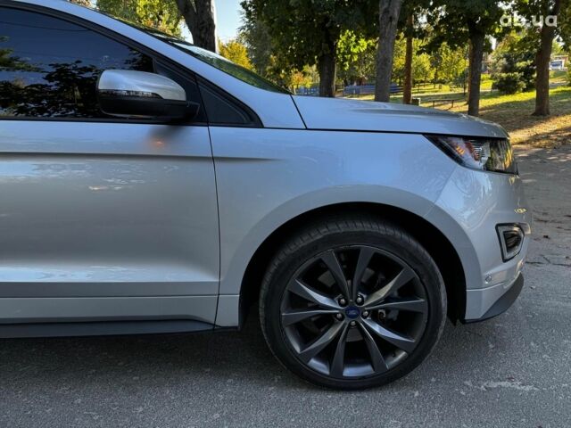 Серый Форд Эдж, объемом двигателя 2.7 л и пробегом 174 тыс. км за 20990 $, фото 5 на Automoto.ua