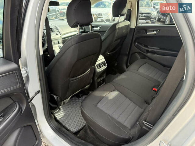 Сірий Форд Едж, об'ємом двигуна 2 л та пробігом 55 тис. км за 15000 $, фото 48 на Automoto.ua