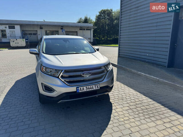 Сірий Форд Едж, об'ємом двигуна 2 л та пробігом 143 тис. км за 16300 $, фото 4 на Automoto.ua