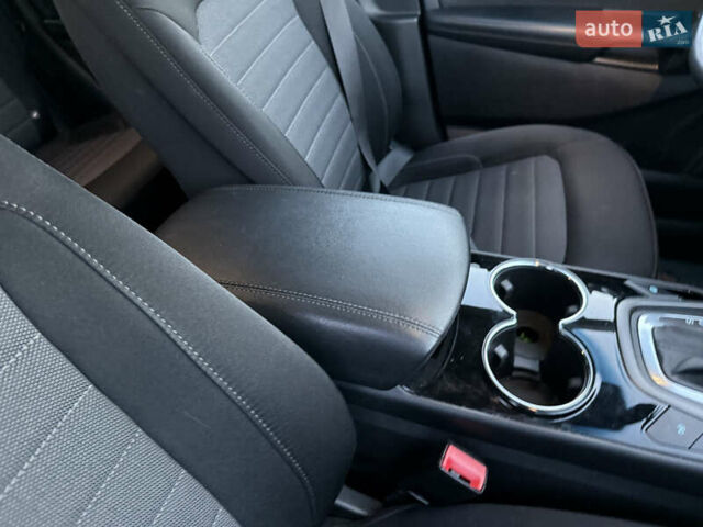 Сірий Форд Едж, об'ємом двигуна 2 л та пробігом 55 тис. км за 15000 $, фото 25 на Automoto.ua