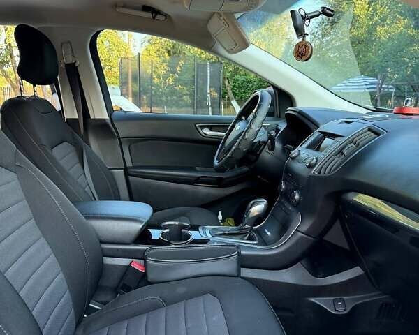 Серый Форд Эдж, объемом двигателя 2 л и пробегом 53 тыс. км за 15900 $, фото 6 на Automoto.ua