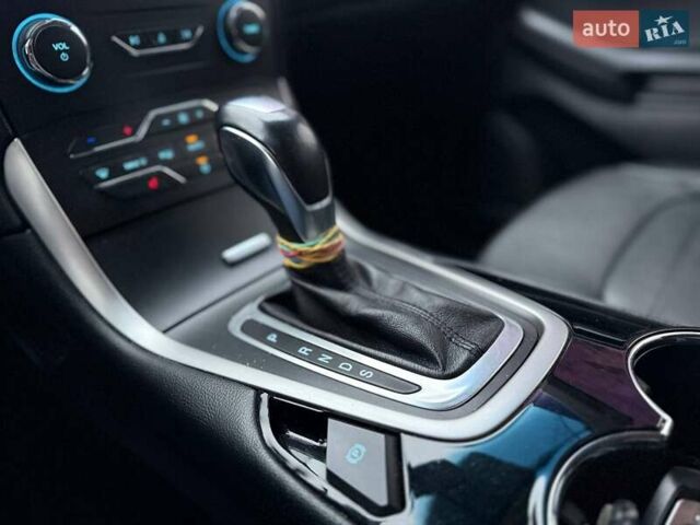 Серый Форд Эдж, объемом двигателя 2 л и пробегом 95 тыс. км за 16990 $, фото 22 на Automoto.ua