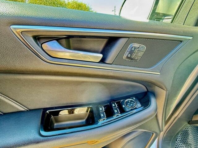 Серый Форд Эдж, объемом двигателя 2.7 л и пробегом 127 тыс. км за 22000 $, фото 7 на Automoto.ua