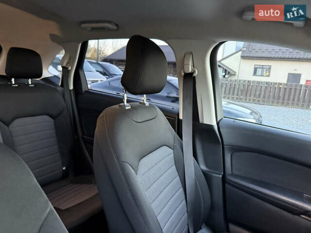 Сірий Форд Едж, об'ємом двигуна 2 л та пробігом 55 тис. км за 15000 $, фото 26 на Automoto.ua