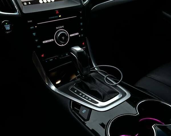 Серый Форд Эдж, объемом двигателя 2 л и пробегом 137 тыс. км за 12950 $, фото 4 на Automoto.ua