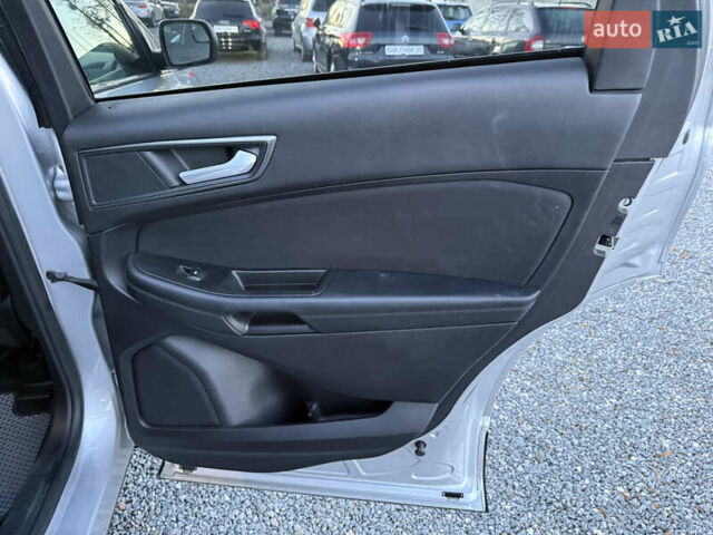 Сірий Форд Едж, об'ємом двигуна 2 л та пробігом 55 тис. км за 15000 $, фото 27 на Automoto.ua