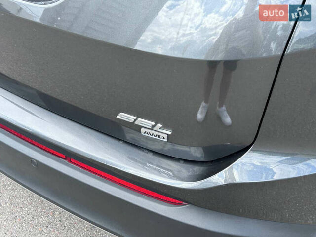 Сірий Форд Едж, об'ємом двигуна 3.5 л та пробігом 60 тис. км за 16300 $, фото 27 на Automoto.ua