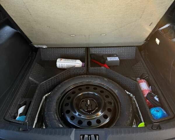 Серый Форд Эдж, объемом двигателя 2 л и пробегом 53 тыс. км за 15900 $, фото 23 на Automoto.ua