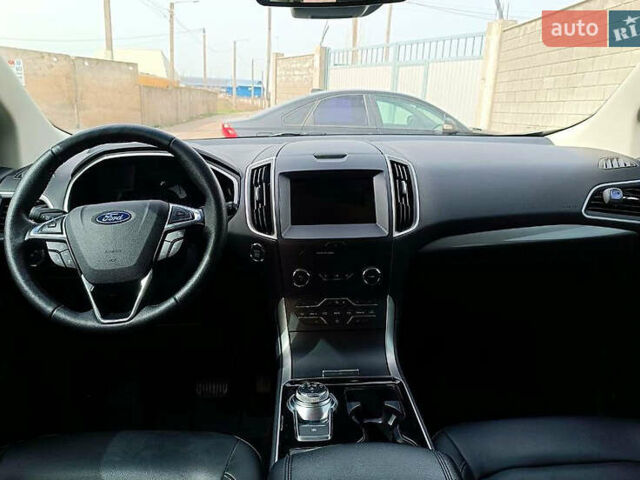 Серый Форд Эдж, объемом двигателя 2 л и пробегом 88 тыс. км за 18000 $, фото 3 на Automoto.ua