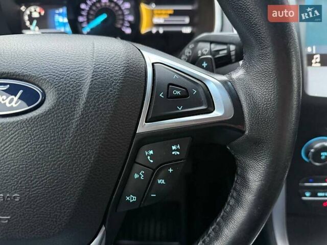 Серый Форд Эдж, объемом двигателя 2 л и пробегом 95 тыс. км за 16990 $, фото 17 на Automoto.ua