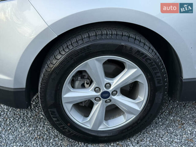 Сірий Форд Едж, об'ємом двигуна 2 л та пробігом 55 тис. км за 15000 $, фото 4 на Automoto.ua