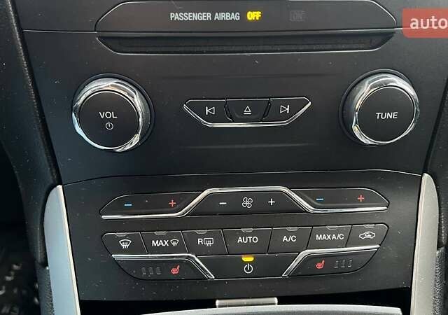 Сірий Форд Едж, об'ємом двигуна 2 л та пробігом 94 тис. км за 18990 $, фото 20 на Automoto.ua