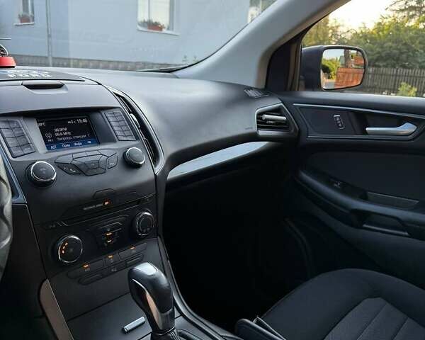 Серый Форд Эдж, объемом двигателя 2 л и пробегом 53 тыс. км за 15900 $, фото 31 на Automoto.ua