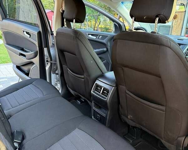 Серый Форд Эдж, объемом двигателя 2 л и пробегом 53 тыс. км за 15900 $, фото 15 на Automoto.ua