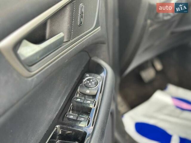 Сірий Форд Едж, об'ємом двигуна 2 л та пробігом 114 тис. км за 14700 $, фото 9 на Automoto.ua