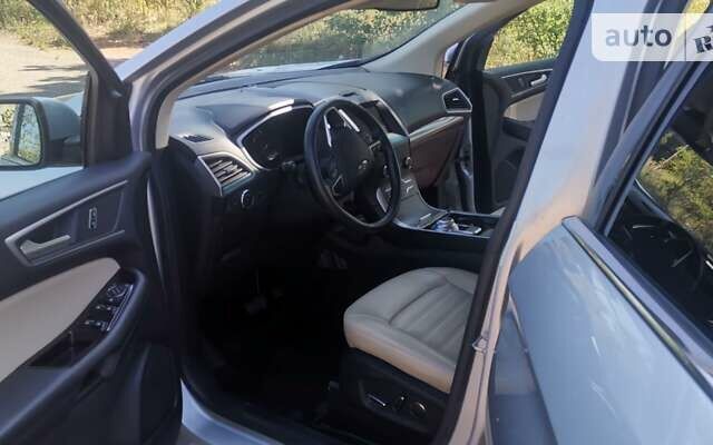 Серый Форд Эдж, объемом двигателя 2 л и пробегом 113 тыс. км за 20100 $, фото 39 на Automoto.ua