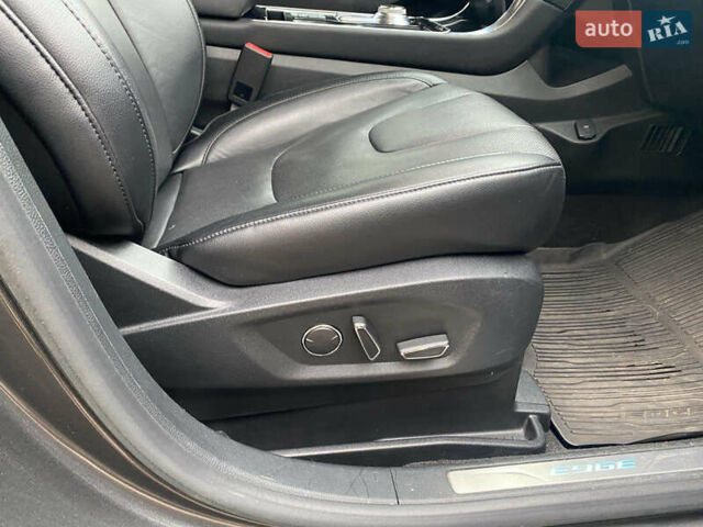 Серый Форд Эдж, объемом двигателя 2 л и пробегом 66 тыс. км за 20500 $, фото 11 на Automoto.ua