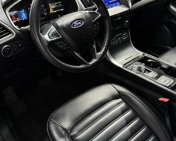 Сірий Форд Едж, об'ємом двигуна 2 л та пробігом 111 тис. км за 19999 $, фото 12 на Automoto.ua