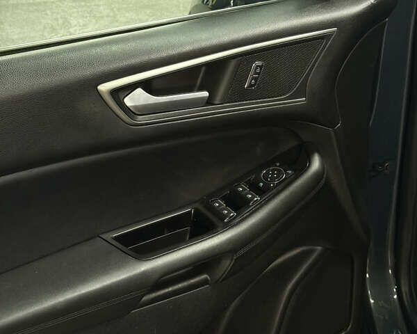 Сірий Форд Едж, об'ємом двигуна 2 л та пробігом 111 тис. км за 19999 $, фото 11 на Automoto.ua