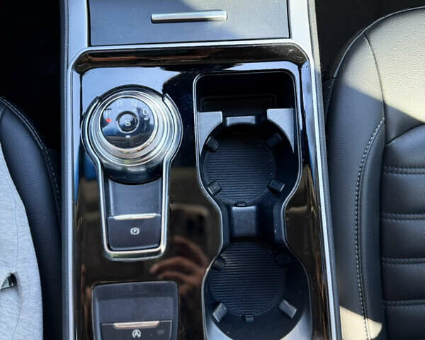 Сірий Форд Едж, об'ємом двигуна 2 л та пробігом 158 тис. км за 20500 $, фото 12 на Automoto.ua