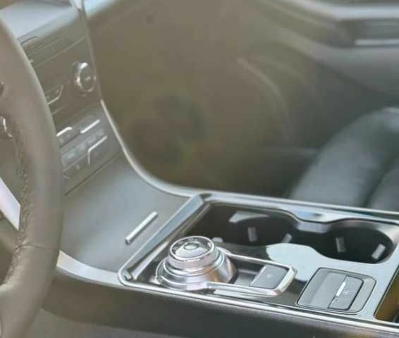 Серый Форд Эдж, объемом двигателя 2 л и пробегом 109 тыс. км за 14100 $, фото 6 на Automoto.ua