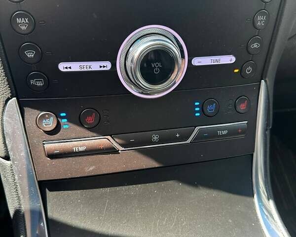 Серый Форд Эдж, объемом двигателя 2 л и пробегом 114 тыс. км за 20500 $, фото 11 на Automoto.ua